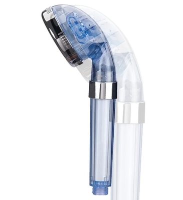 Purificateur d'eau Filtre de pulvérisation Tête de presseur Rollers portatifs Enfants se baignant Tête de douche simple fournisseur