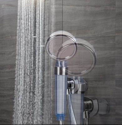 Purificateur d'eau Filtre de pulvérisation Tête de presseur Rollers portatifs Enfants se baignant Tête de douche simple fournisseur